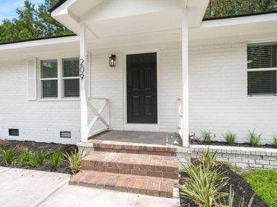 209 Grayson St