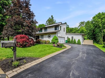 1405 Clive Cir