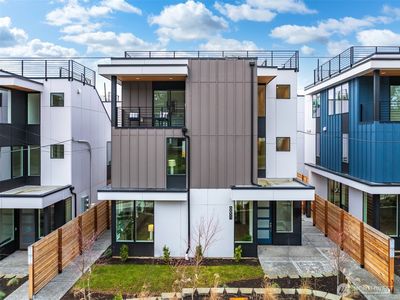 8831 C Wallingford Avenue N