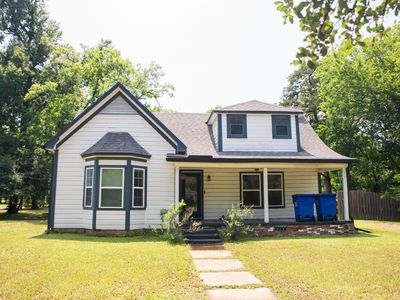 Property at 617 S 5th St, Crockett, TX