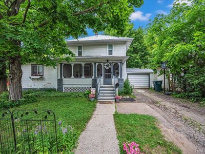 128 Fox St