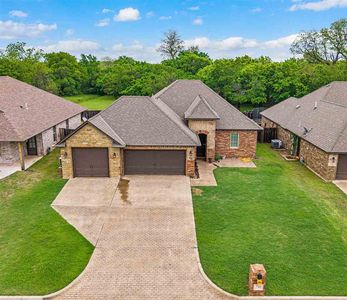 711 Meadow Ln