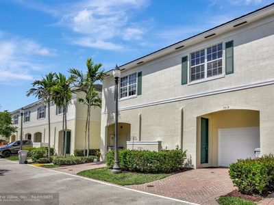 709 SW 1st Terrace UNIT 709