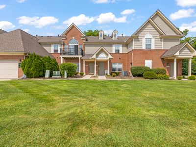 Property at 27333 Hidden Oaks Dr, Brownstown, MI