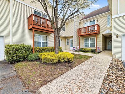 34 E Woodland Ave #34