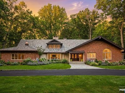 17 Deerhill Drive