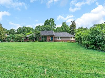5417 Camelot Rd