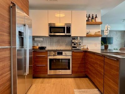 601 NE 27th St APT 1205
