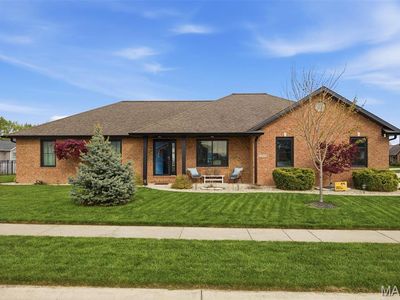 13976 Lincoln Dr