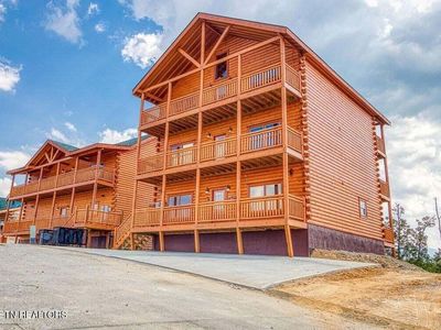 1430/1434 Eagle Cloud Way