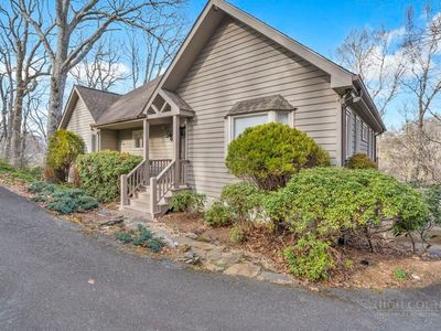 407 Peacock Drive