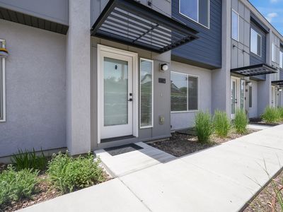 620 N Orchard Dr UNIT 11