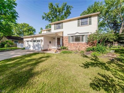 563 Louis Dr