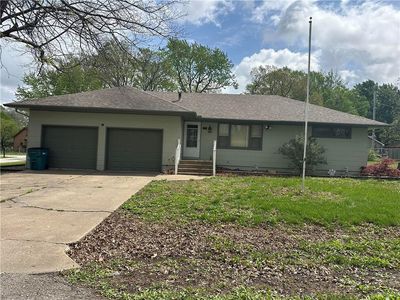 Property at 601 S Mulberry St, Louisburg, KS