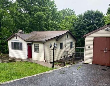 32 Cedar Trail