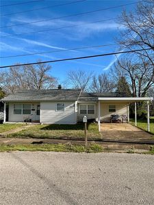 409 W James Ave