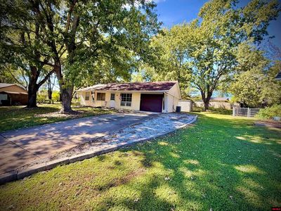 1122 Cynthia Sq