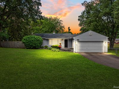 Property at 129 E Beechdale St, Commerce Township, MI