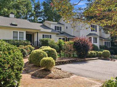 334 Whisperwood Close
