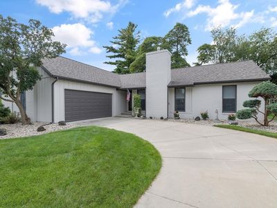 1755 Crabtree Ln