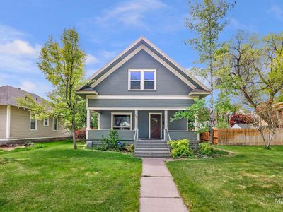145 9th Ave N