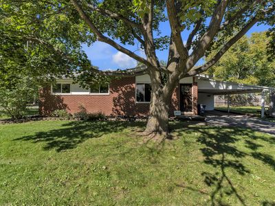 2820 Hollywood Dr