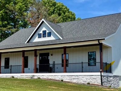 101 Spyglass Ln