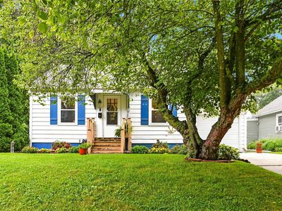 Property at 803 W Detroit Ave, Indianola, IA