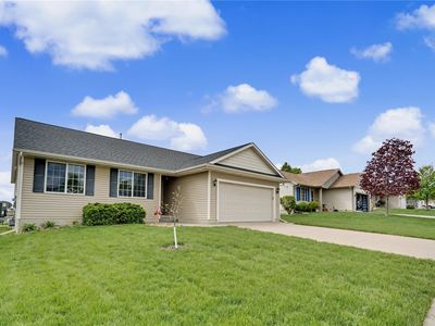 1221 Prairie Rose Dr SW