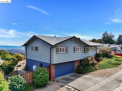 585 Crestmont Dr