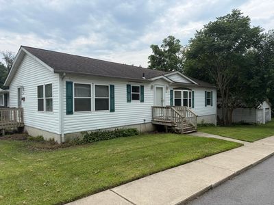 513 Center St