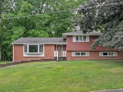 3450 Woodland Dr