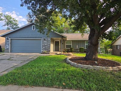 216 W Austin St