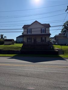 210 1st St