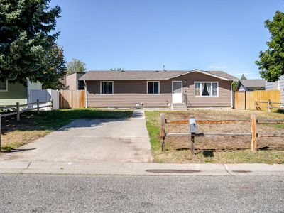 352 Phyllis Cir E