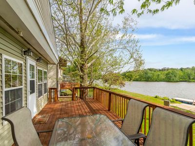 Property at 922 Cottage Row Rd, Cedar Falls, IA