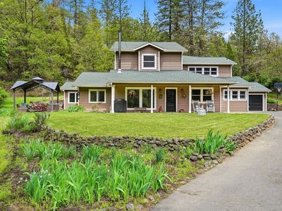 18781 E Evans Creek Rd