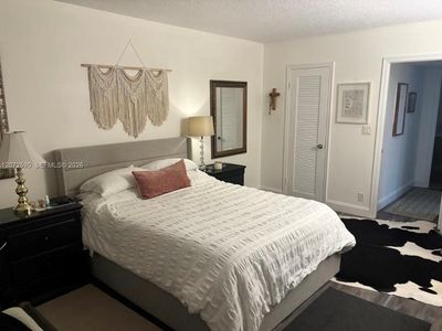 500 NE 12th Ave APT 704