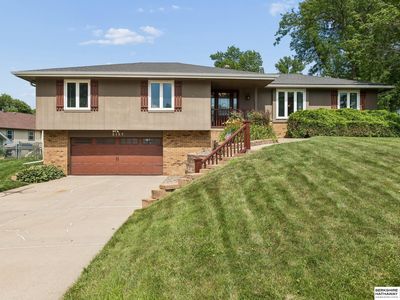 2127 Mayfair Dr