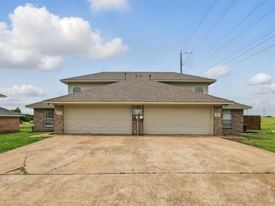 Property at 312 California Dr, Red Oak, TX