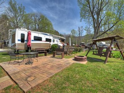 101/113 Twin Creeks Rd
