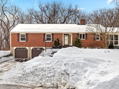 11 Menotomy Rocks Dr