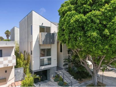 1040 N Curson Ave APT 3