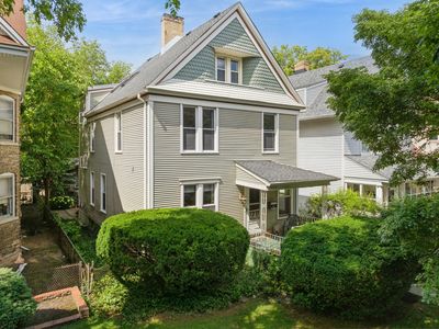 Property at 1025 Garnett Pl, Evanston, IL