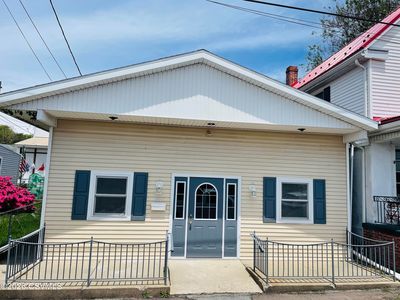860 Walnut St