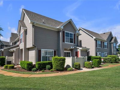 3856 Lasalle Dr APT 105