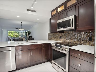 6073 Balboa Circle UNIT 201