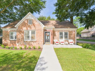 802 S Day St