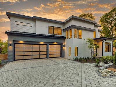 10204 NE 43rd Street