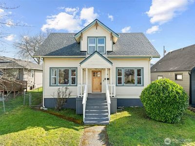 2131 S Cushman Avenue